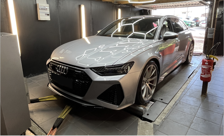Audi RS6 C8 sur banc de puissance pour une Reprogrammation moteur Stage 1